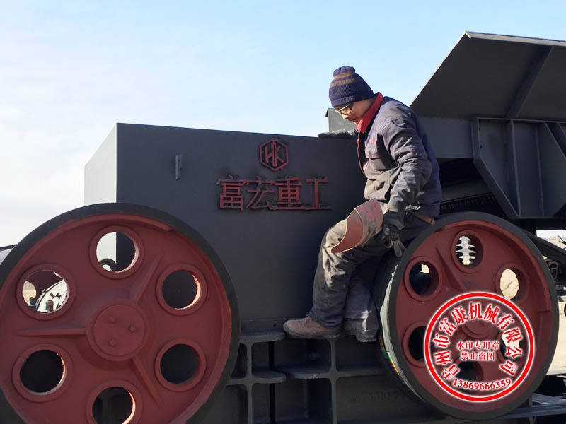 鄂破移動式破碎設(shè)備 鄂破移動式破碎設(shè)備